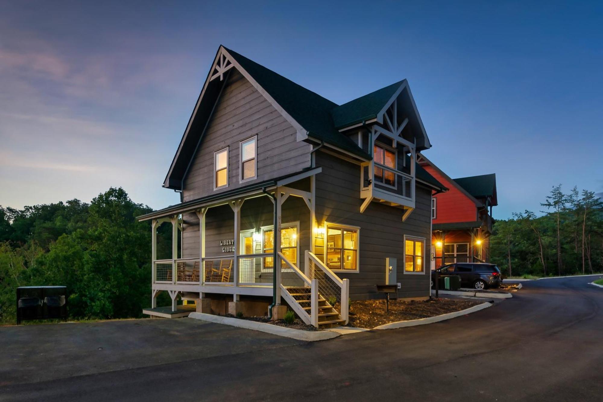 Liberty Lodge - Family Getaway With Pool, Hot Tub, Arcade & Dogs Pigeon Forge Exterior photo