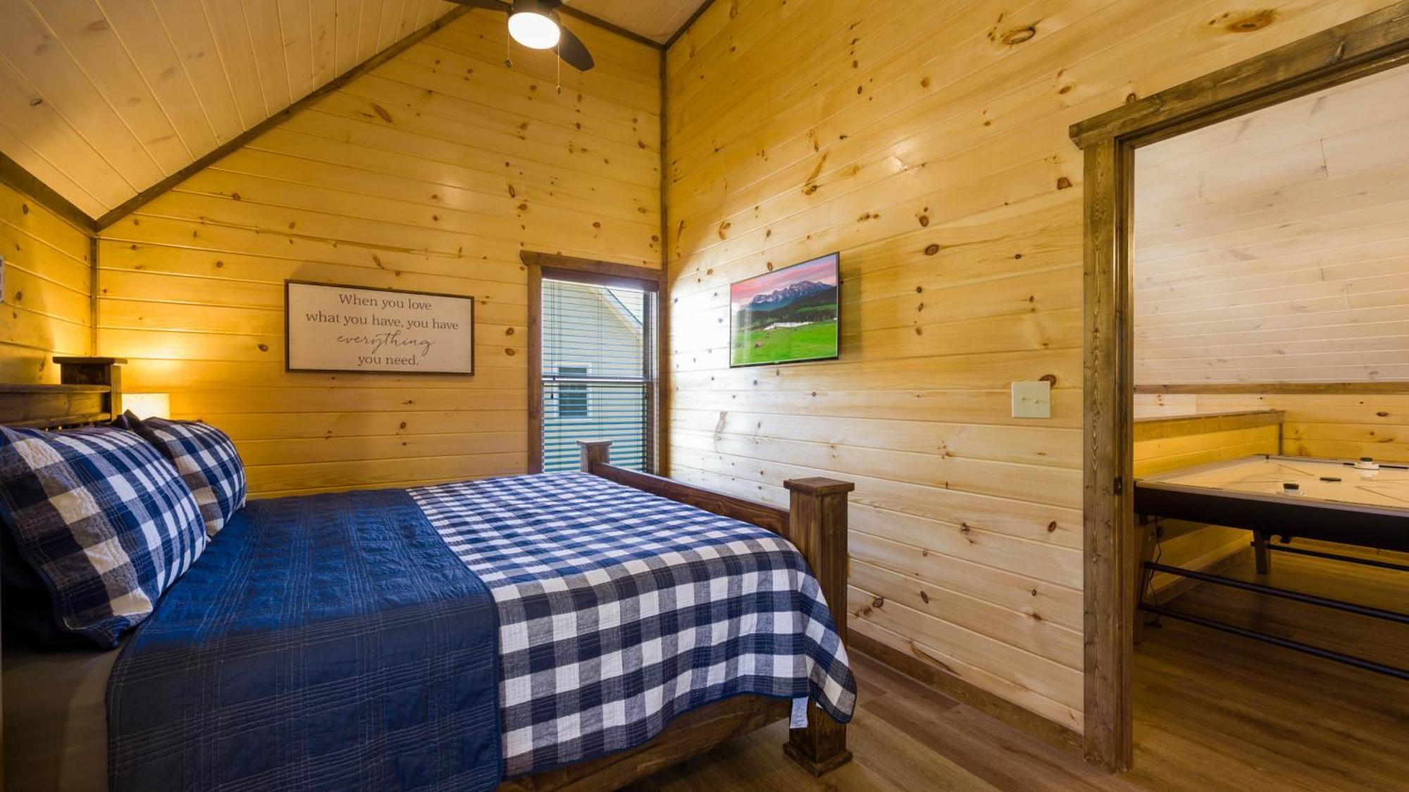 Liberty Lodge - Family Getaway With Pool, Hot Tub, Arcade & Dogs Pigeon Forge Exterior photo