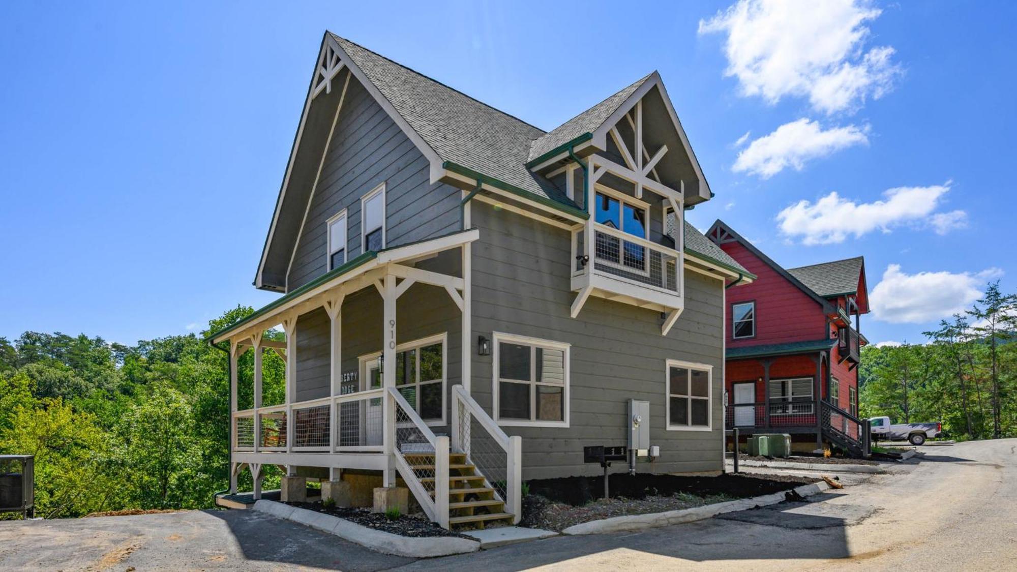Liberty Lodge - Family Getaway With Pool, Hot Tub, Arcade & Dogs Pigeon Forge Exterior photo
