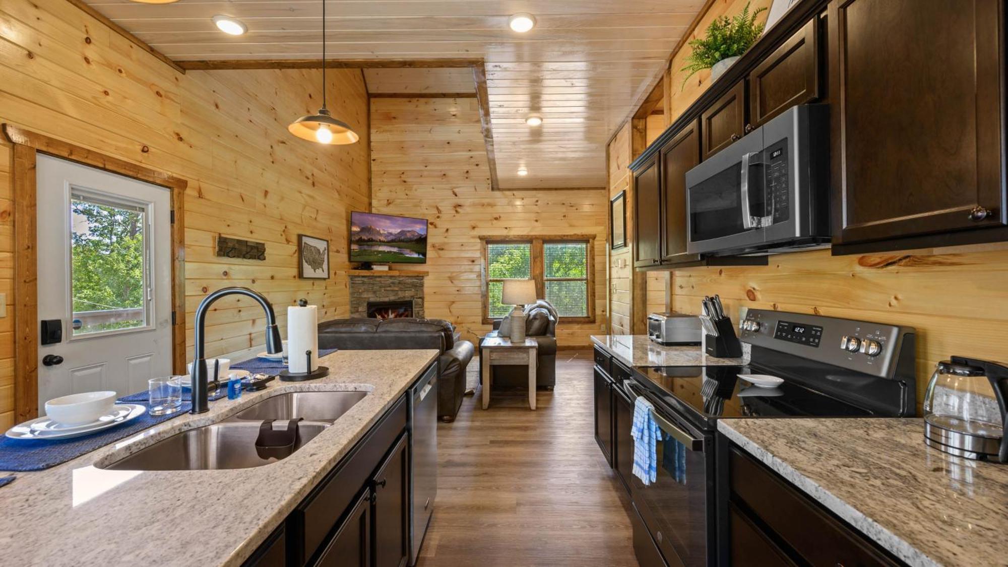 Liberty Lodge - Family Getaway With Pool, Hot Tub, Arcade & Dogs Pigeon Forge Exterior photo